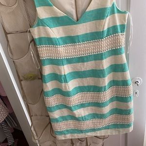 Just Taylor sleeveless sheath dress